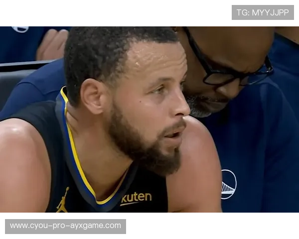 库里接球即射，金州勇士不给调整空间
