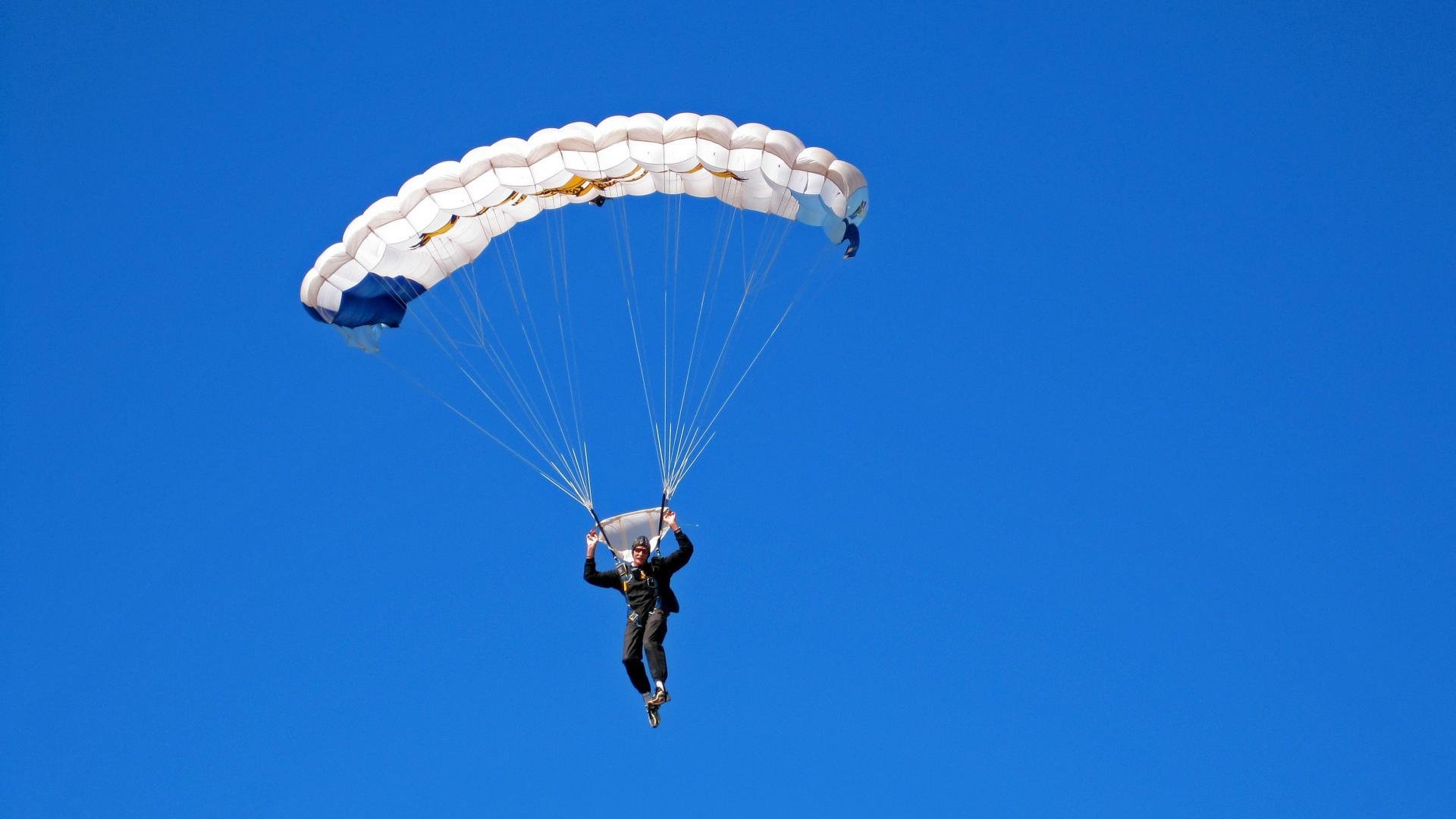 中国篮球青训教练员专业培训需求及课程开发，篮球教练员培训内容